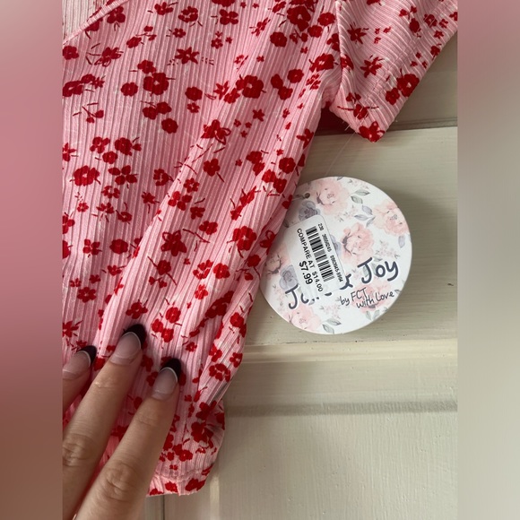 NWT Crop top - Picture 3 of 4